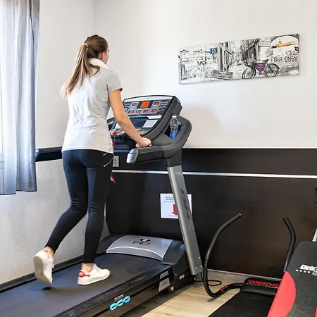 Park Wilson Airport Apartmanhotel 3*