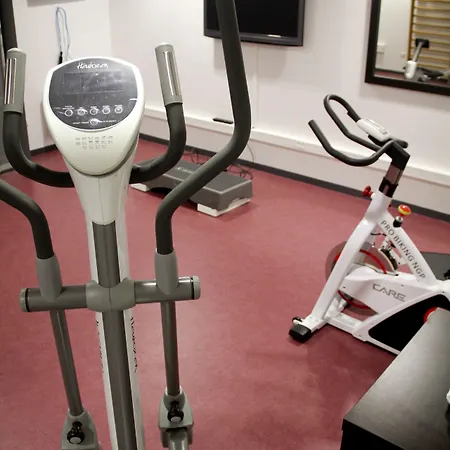 Park Wilson Airport Apartmanhotel 3*