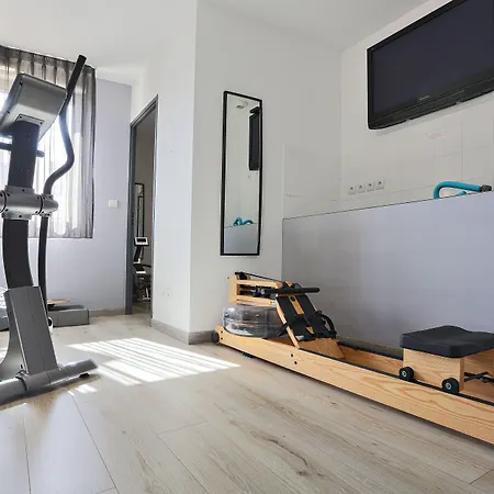 Park Wilson Airport Aparthotel 3*