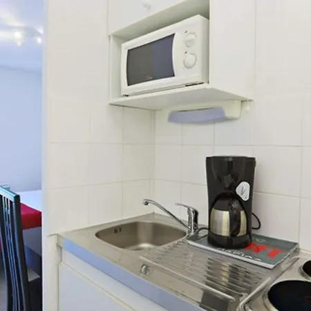 Park Wilson Airport Aparthotel 3*