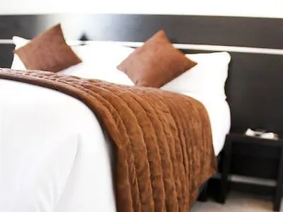 Aparthotel Park Wilson Airport 3*