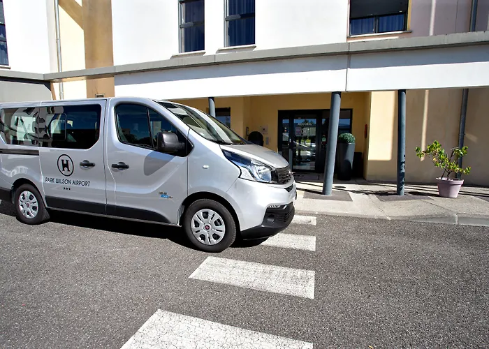 Park Wilson Airport 3*